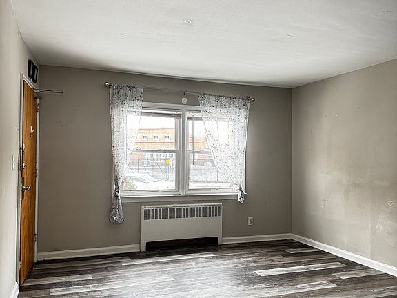 3rd image of 368 W Lake Ave #1