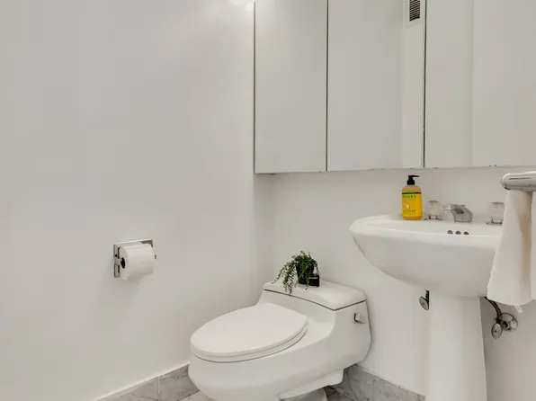 235 East 40th Street image 9 of 20