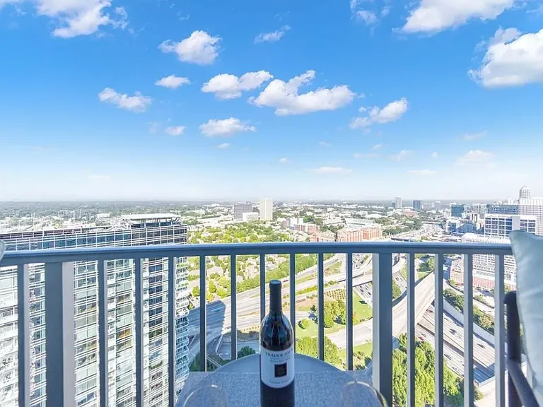 400 W Peachtree St NW #35000 — Photo 11