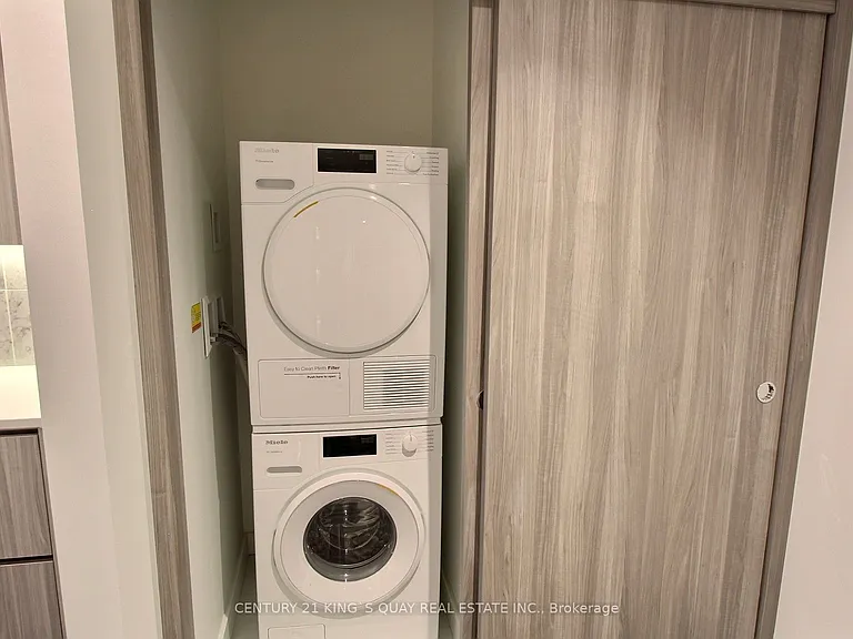 85 McMahon Dr #211 — Photo 4