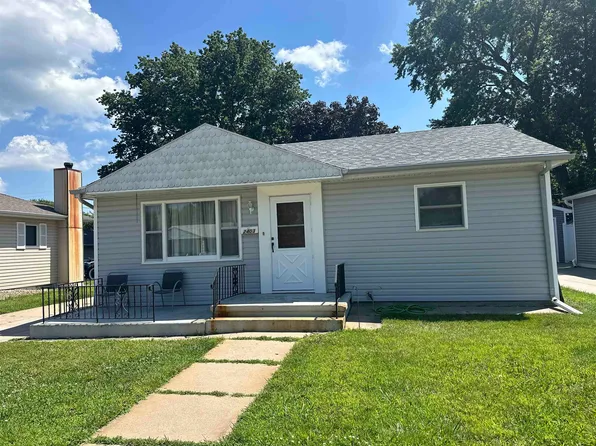 2403 W 5th St, Hastings, NE 68901