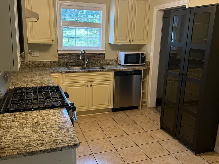 1312 George W Brumley Way SE — Photo 9