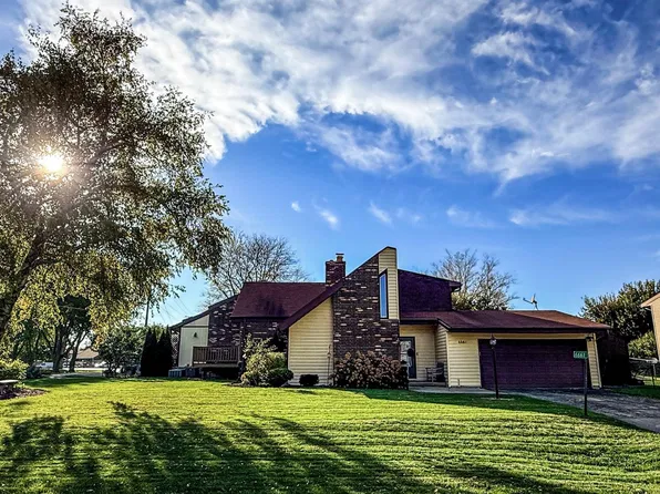 6661 Charlie Grimm Rd, Windsor, WI 53598