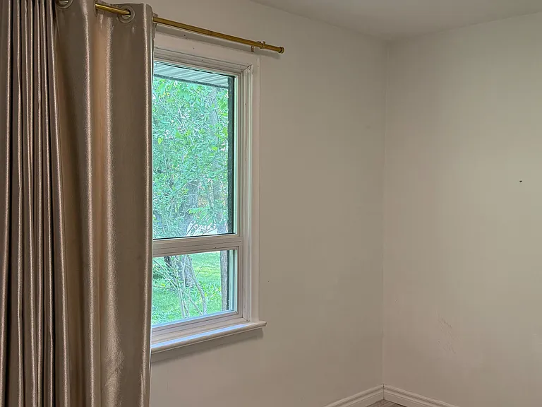 2076 Constance Dr — Photo 7