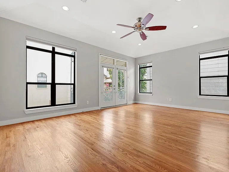 1410 Knox St — Photo 23