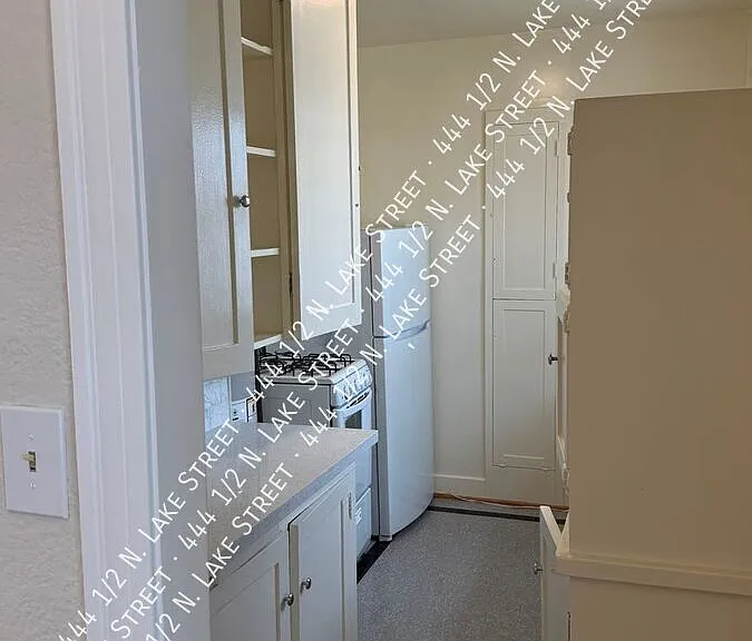 444 1/2 N Lake St — Photo 12