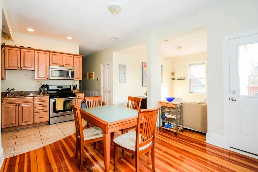 3 bed, 2.0 bath, 1200 sqft, $3,595 — Photo 1