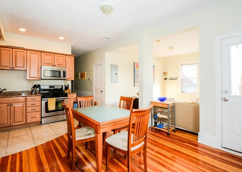 135 Paul Gore St #1