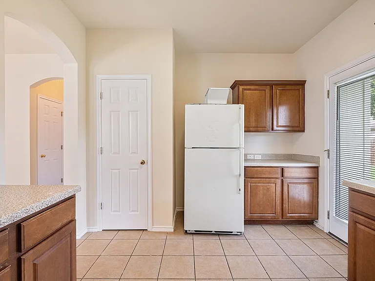 13205 Marie Ln — Photo 7