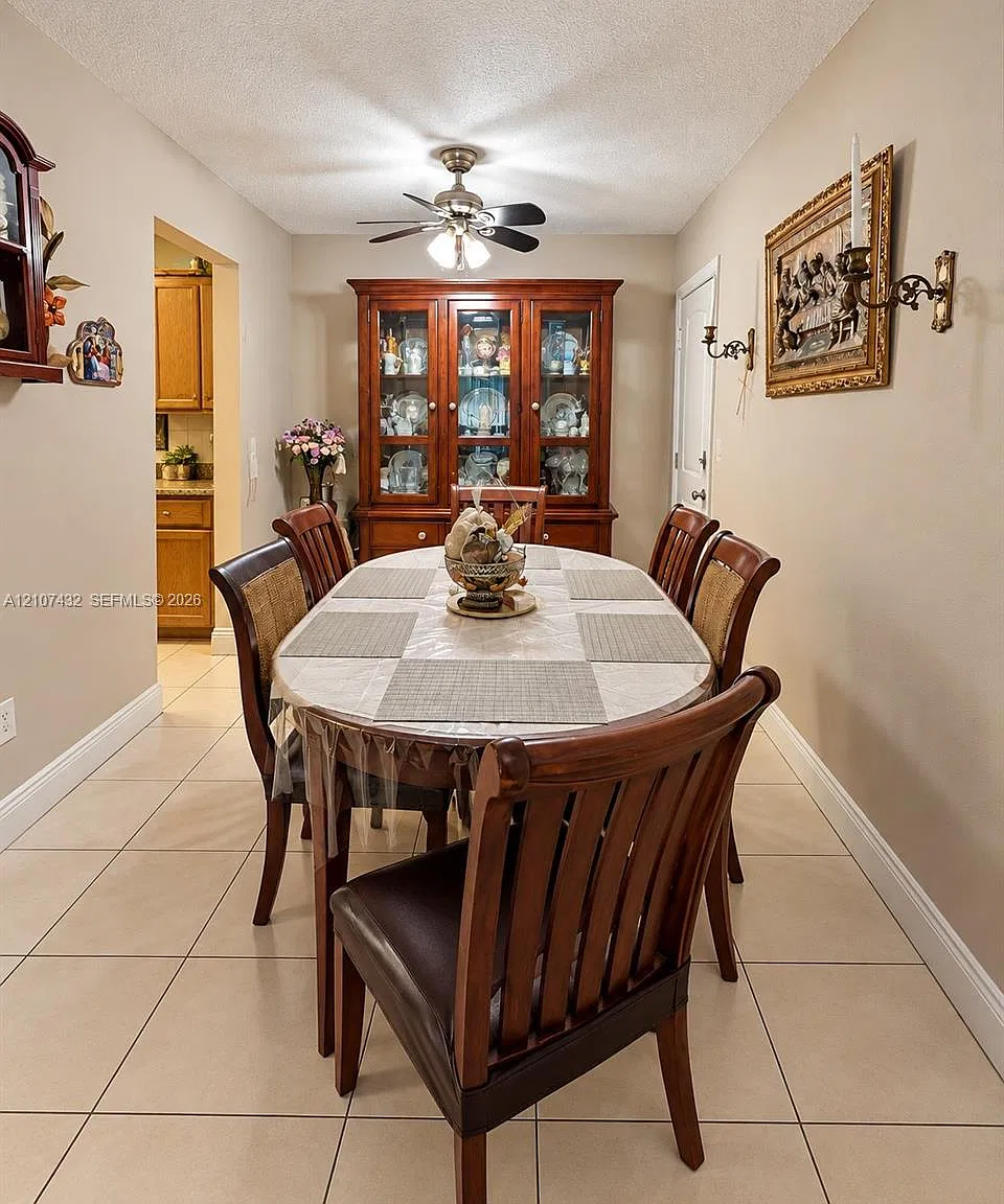 Spanish Trace Condo — Photo 4