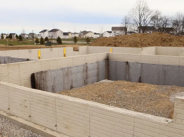 467 Zelkova Ln, Lewis Center, OH 43035