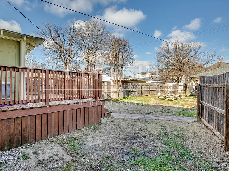 1214 W Maine St — Photo 54