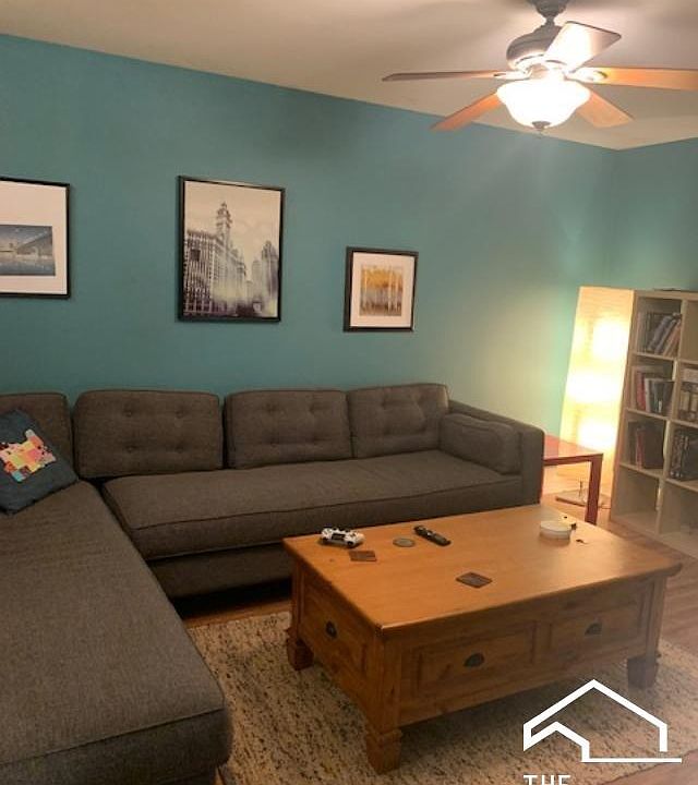 1st image of 2318 W Melrose St #2