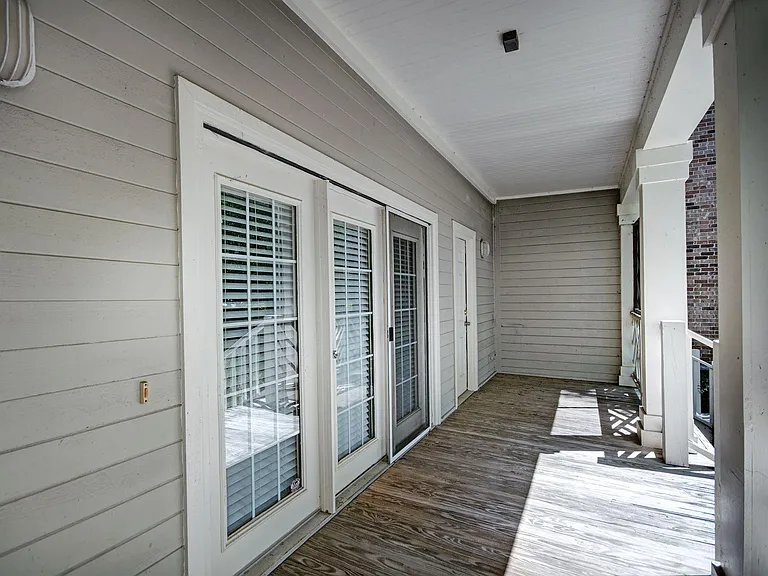 Charleston Cir — Photo 25