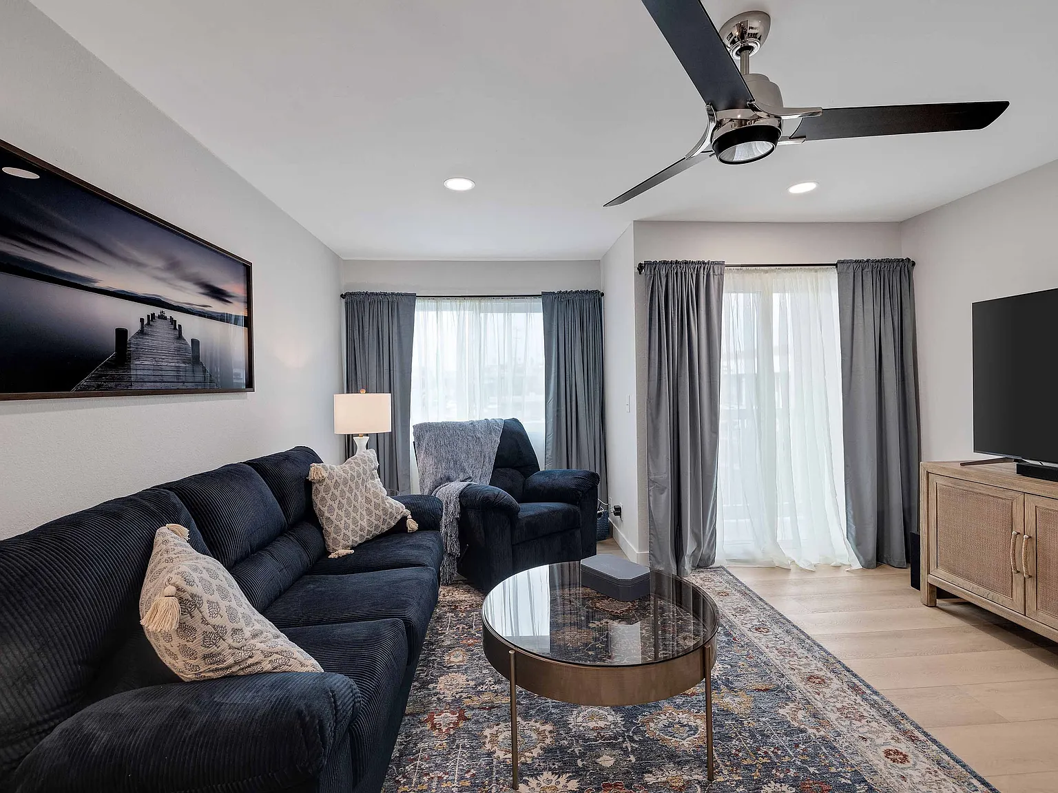 2 bed, 860 sqft, $4,375 — Photo 2
