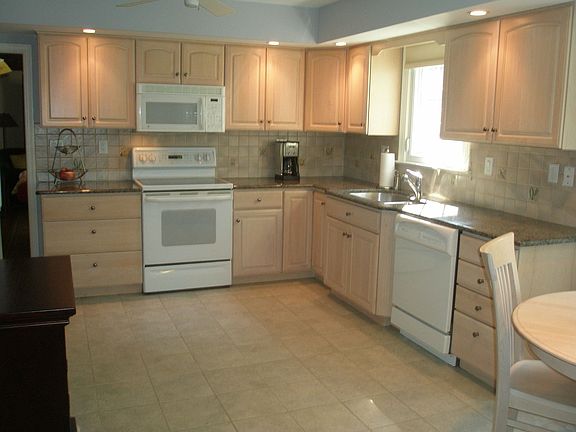 Custom kitchen with granite updated 2001