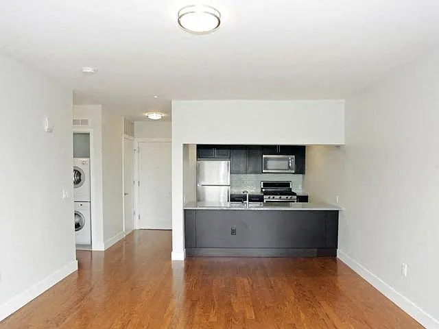 125 Bloomfield Ave APT 309 photo 1