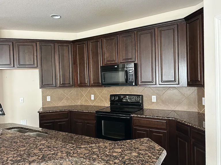 12045 Walden Wood Dr — Photo 31