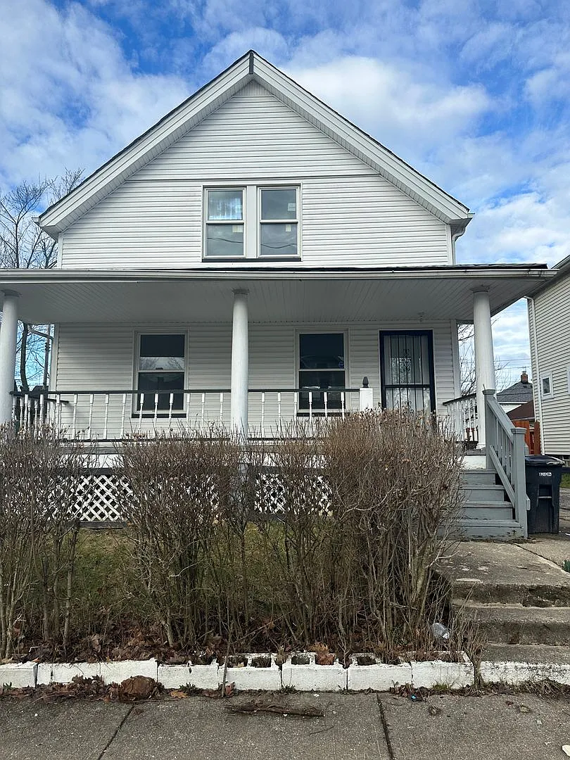 3bd Single Cash Pay/Section 8 — Photo 1