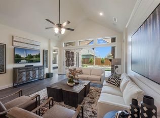 9400 Surveyor Rd, Oak Pt, TX 75068