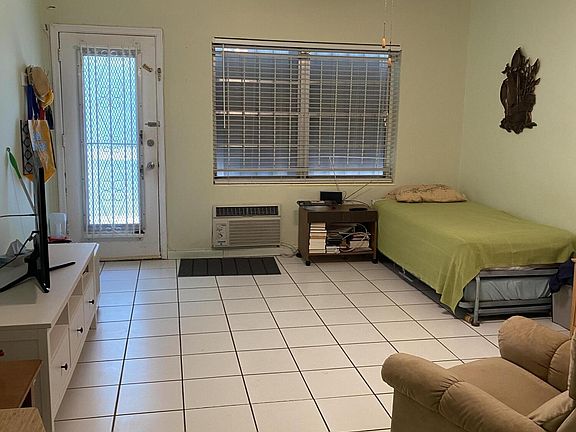 4th image of 6494 Collins Ave APT 27
