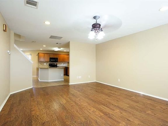 2nd image of 8200 Leaning Oak Ct