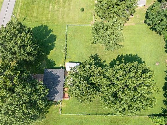 2nd image of 14020 Nottingham Dr