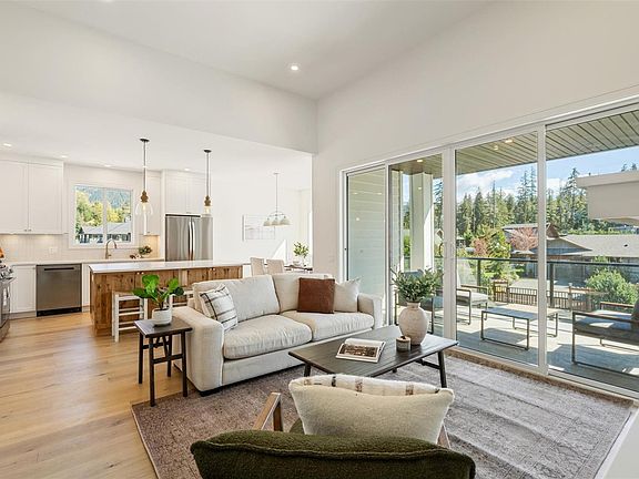 3rd image of 9382 Lakefront Rise