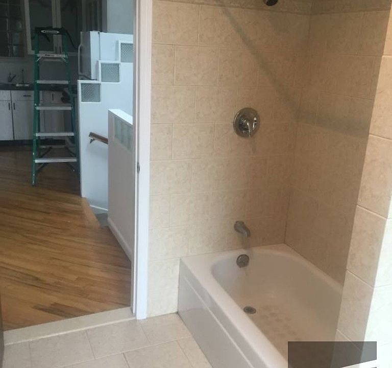 2nd image of 2321 35th St APT 2F
