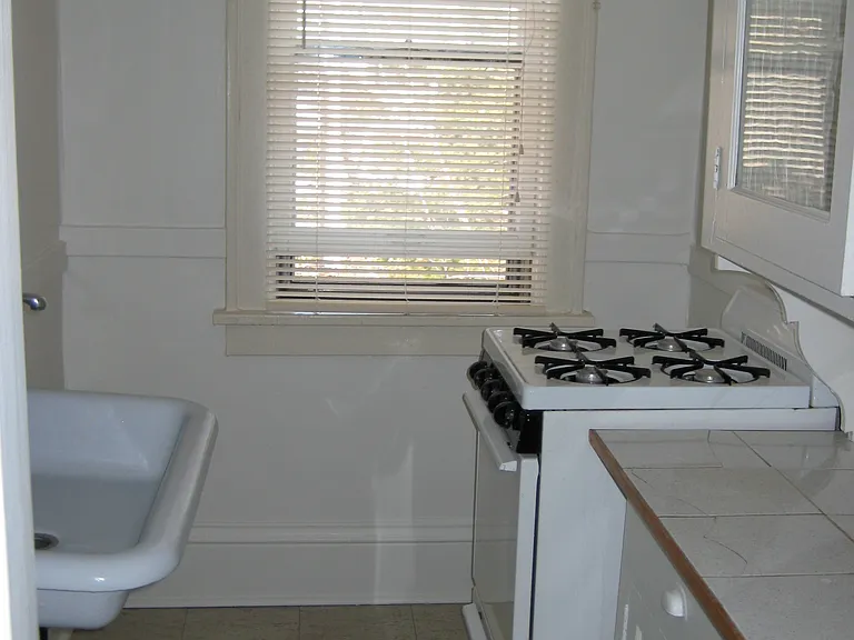 35 Lexington Pkwy S #32 — Photo 2