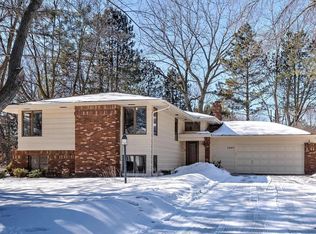 1320 Waterford Rd, Woodbury, MN 55125