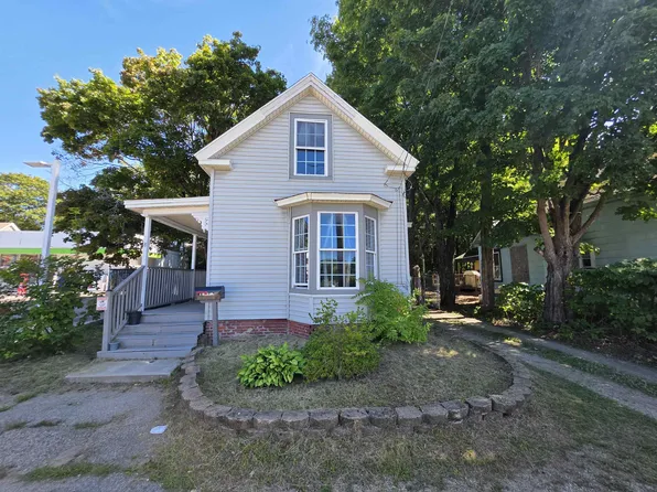 8 Highland Street, Rochester, NH 03868