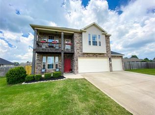 501 Red Rock Cir, Cave Springs, AR 72718