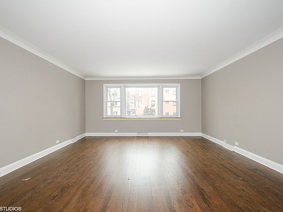 5th image of 6251 N Mozart St