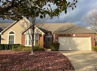 30242 Viewcrest Ct #144, Novi, MI 48377