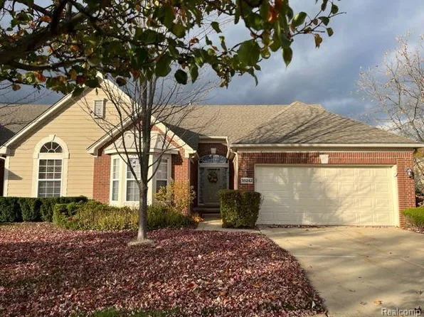 30242 Viewcrest Ct #144, Novi, MI 48377