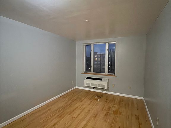5th image of 4506 64th St APT 7J