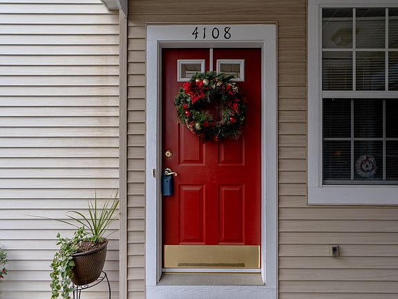 3rd image of 4108 Foxwood Dr S