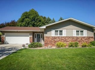 2207 19th St S, Moorhead, MN 56560
