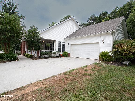 3rd image of 152 Vinita Ln