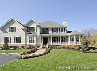 2 Malverne Rdg, Holmdel, NJ 07733