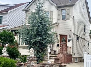 24026 146th Ave, Rosedale, NY 11422