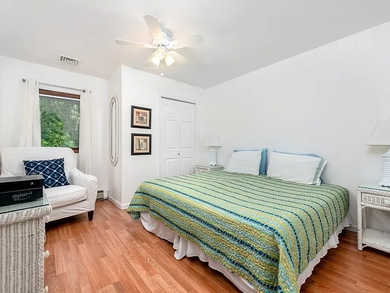 Seashell Ln — Photo 35