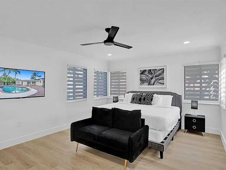 725 Harrison St — Photo 39