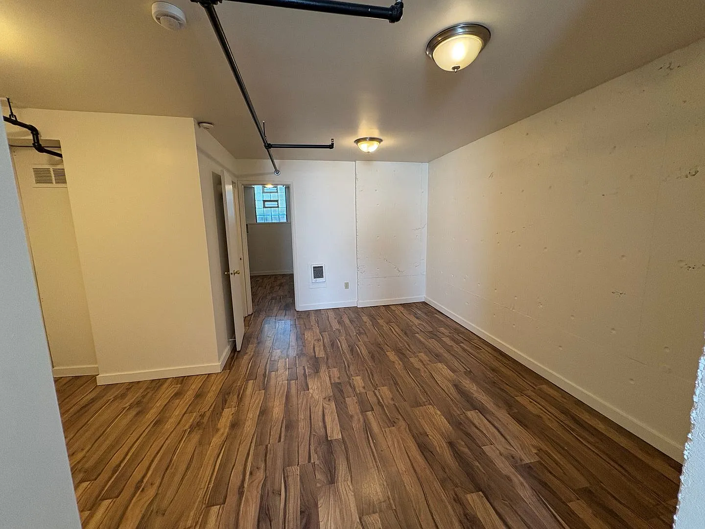 Skylark Apartments — Photo 3