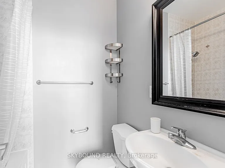 220 Burnhamthorpe Rd W #3202 — Photo 21