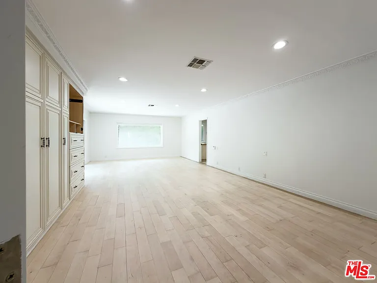 1094 Garden Ln — Photo 18