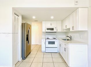 10651 SW 108th Ave APT 2E, Miami, FL 33176