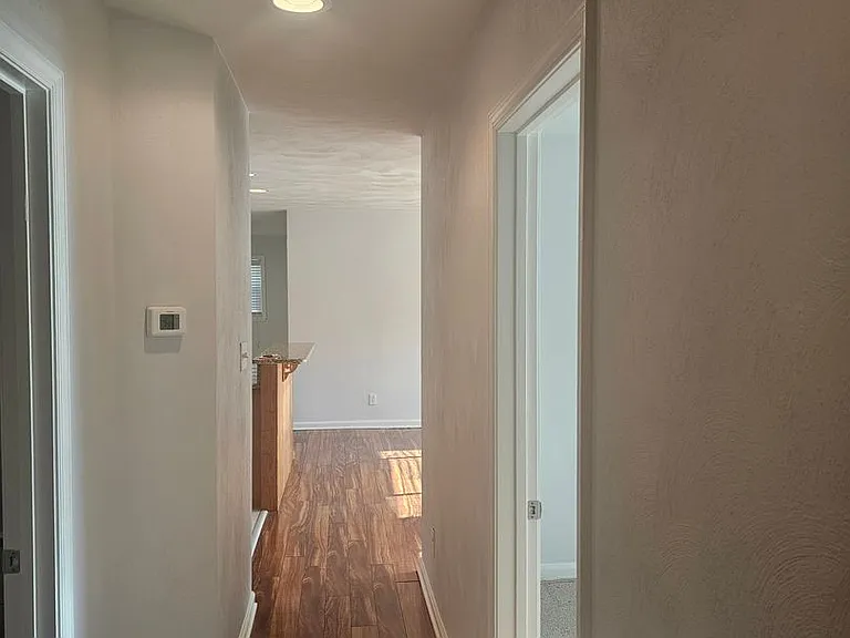 1068 Sharon Dr — Photo 15