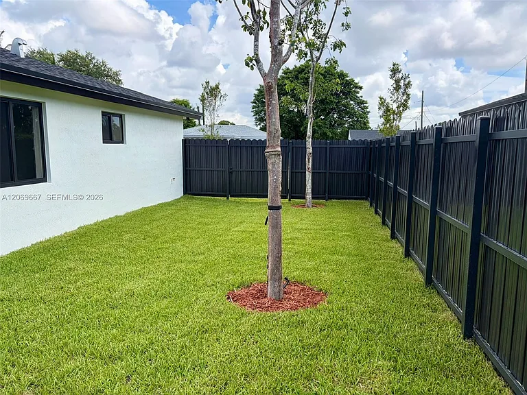2420 NW 154th St — Photo 44
